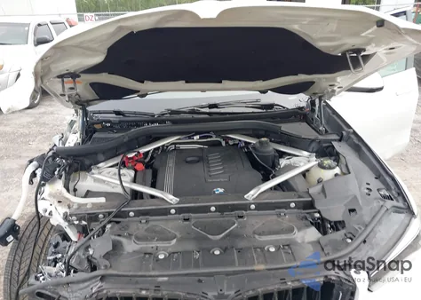 2021 BMW X5 xDrive40I z USA, uszkodzony, nr VIN 5UXCR6C03M9E76411